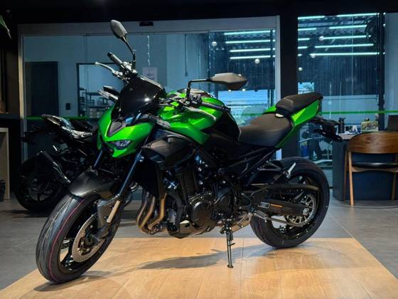 KAWASAKI Z900 KAWASAKI Z900